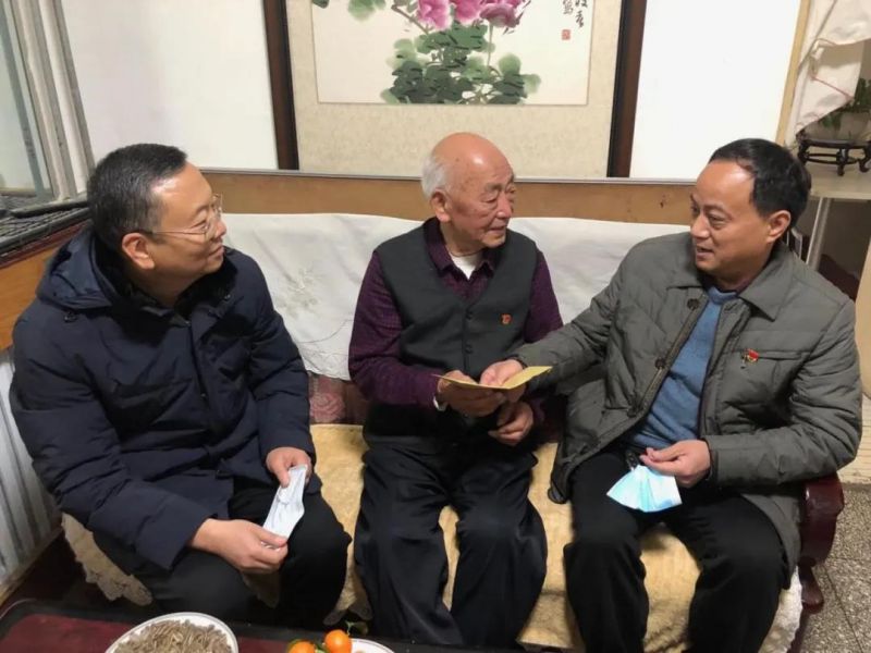 弘義集團(tuán)開展春節(jié)前走訪慰問生活困難黨員、老黨員、老干部活動(dòng)